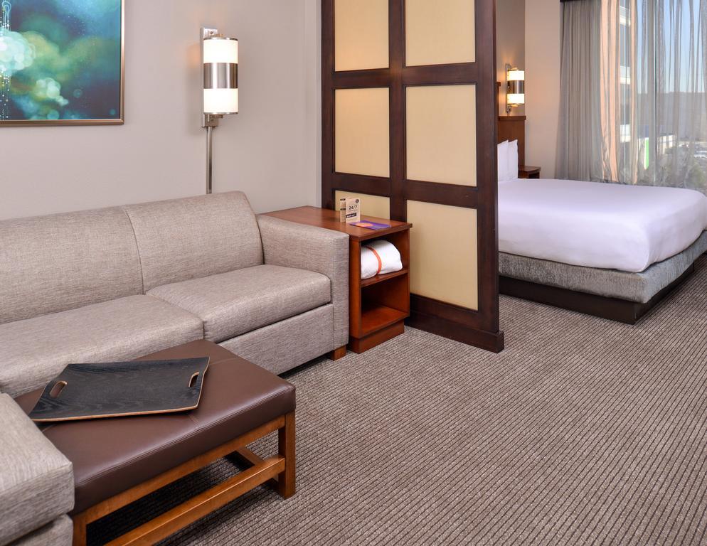 Hyatt Place Garden City Exterior foto